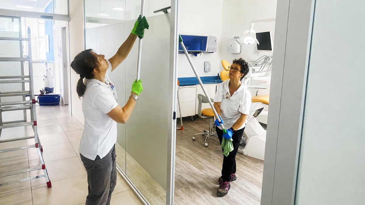 pulizie_fondo_studio_dentistico_Padova_impresa_il_sole